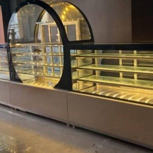 CAKE DISPLAY COUNTER